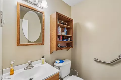 Bath - 4300 Washington Ave, Lorain, OH 44052 photo 1 of 3