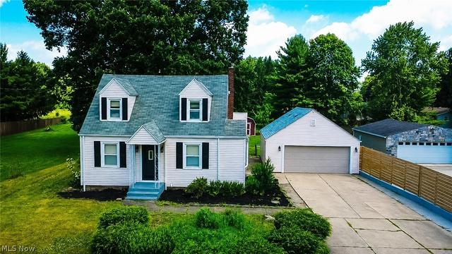 102 W Howe Rd, Tallmadge, OH 44278