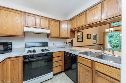 1900 Lillian Rd, Stow, OH 44224 photo 10