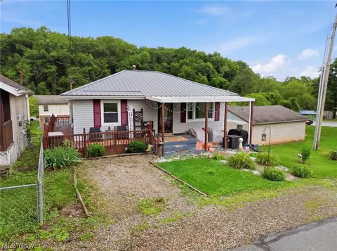 1329 Race St, Zanesville, OH 43701