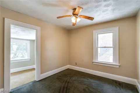 926 Work Dr, Akron, OH 44320 photo 16