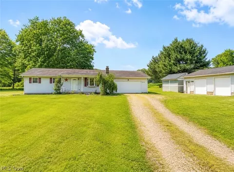 9754 Stonecreek Rd, Newcomerstown, OH 43832