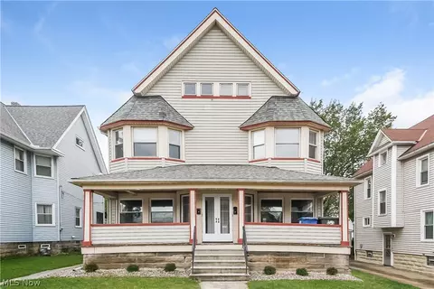 1376 Gladys Ave, Lakewood, OH 44107