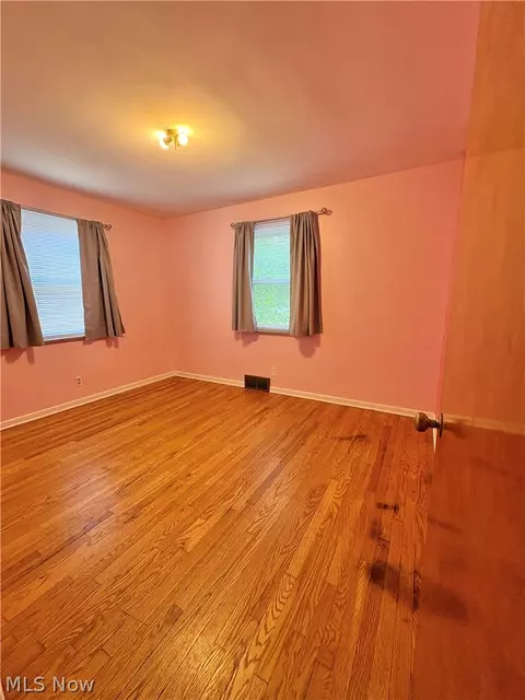 Bedroom - 518 Vince Ave NW, Canton, OH 44708 photo 2 of 2