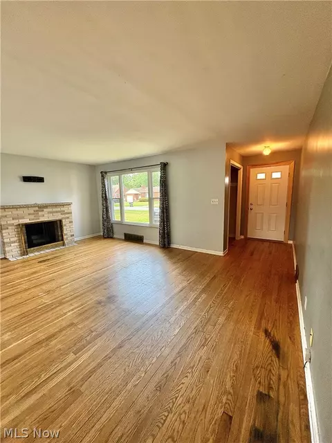 Living - 518 Vince Ave NW, Canton, OH 44708 photo 1 of 2