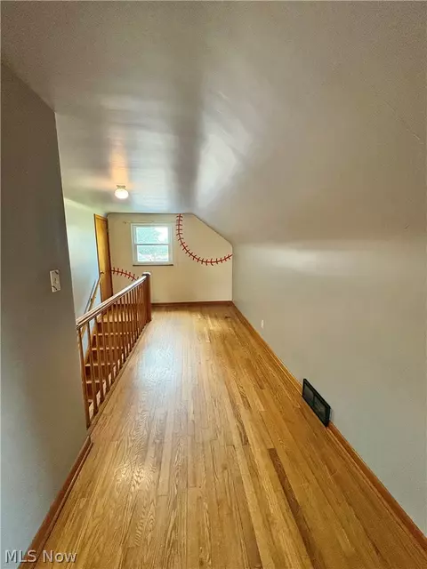 Entry Way - 518 Vince Ave NW, Canton, OH 44708 photo 2 of 3