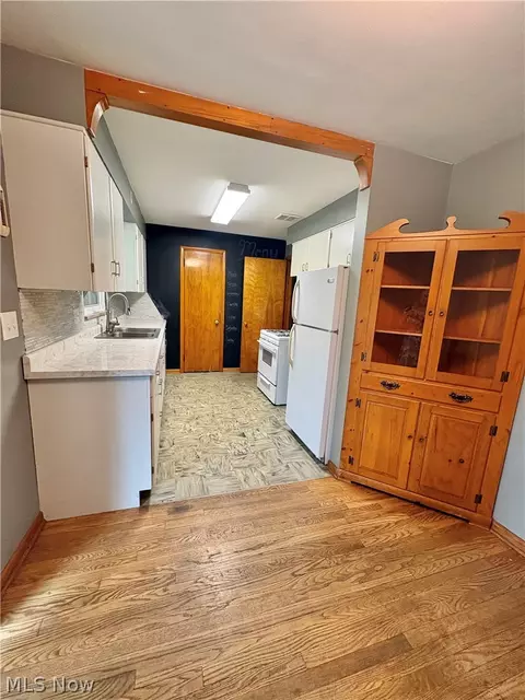 Kitchen - 518 Vince Ave NW, Canton, OH 44708 photo 1 of 2