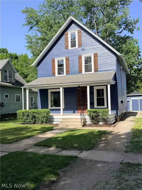 930 Exchange St, Vermilion, OH 44089