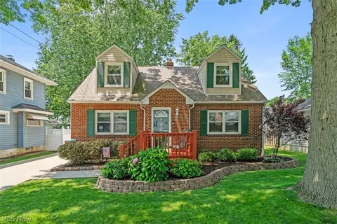 1872 19th St, Cuyahoga Falls, OH 44223