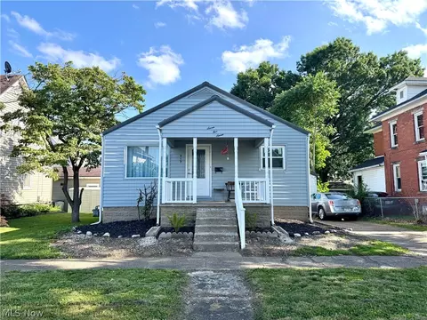 757 Elm St, Coshocton, OH 43812