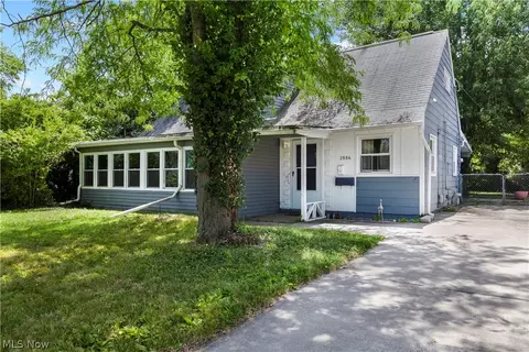 2886 Grant St, Lorain, OH 44052