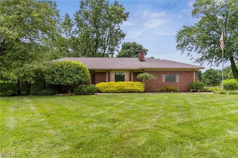 4122 Devon Dr SE, Warren, OH 44484