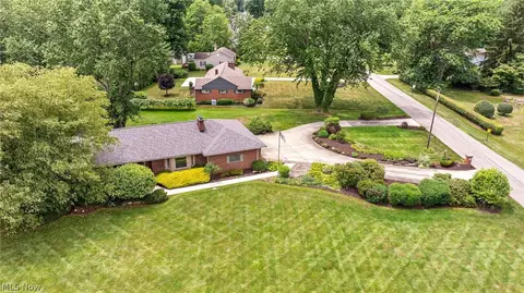 4122 Devon Dr SE, Warren, OH 44484 photo 2