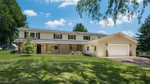 4045 Edward Dr, Zanesville, OH 43701