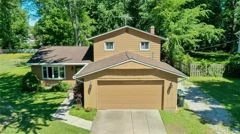 853 Alameda Ave, Sheffield Lake, OH 44054