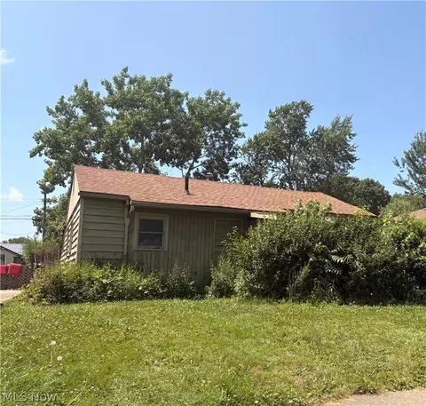 2017 Willowrow Ave NE, Canton, OH 44705