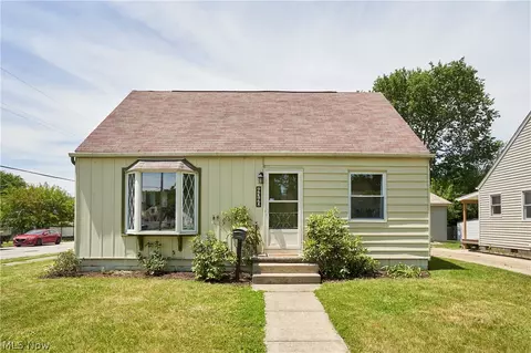 4340 W 189th St, Cleveland, OH 44135