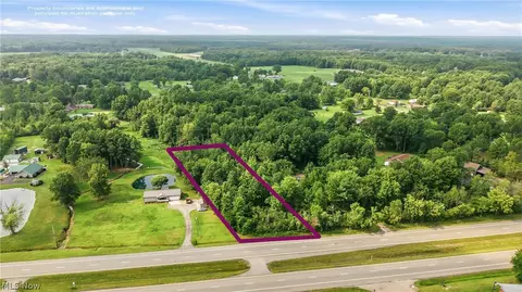 Parkman Road, Southington, OH 44470