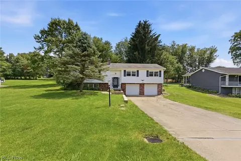 2520 Douglas Dr, Zanesville, OH 43701