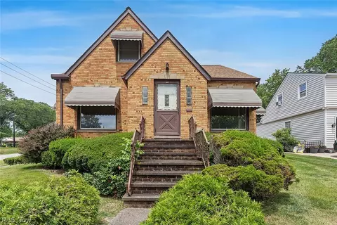 7506 Briarcliff Pkwy, Middleburg Heights, OH 44130