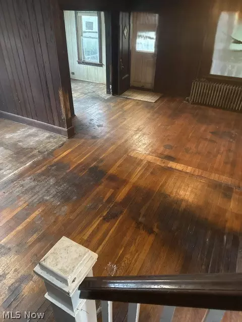 Entry Way - 943 Worden Rd, Wickliffe, OH 44092 photo 1 of 11