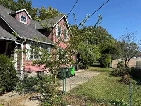 Exterior - 943 Worden Rd, Wickliffe, OH 44092 photo 1 of 4