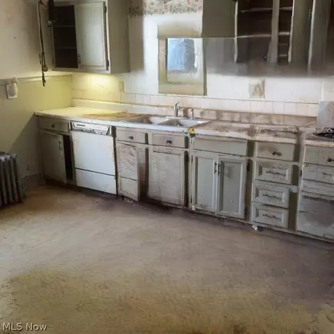 Kitchen - 943 Worden Rd, Wickliffe, OH 44092 photo 1 of 2