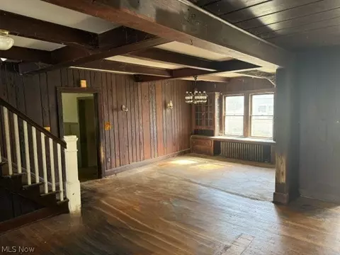 Living - 943 Worden Rd, Wickliffe, OH 44092 photo 3 of 5