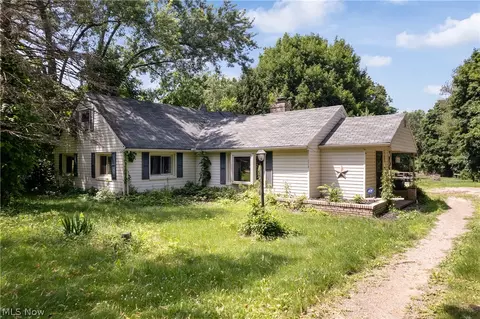 1219 Midland Ave, New Franklin, OH 44203