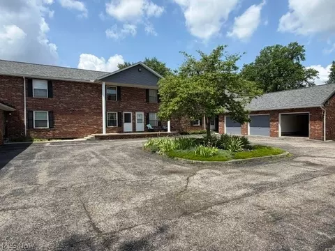 533 Valley Dr #B5, Medina, OH 44256