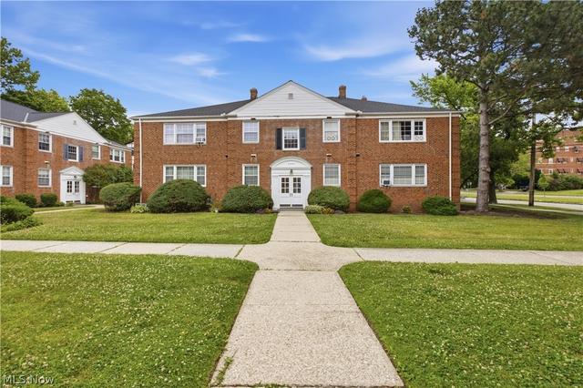2401 Euclid Heights Blvd, Cleveland Heights, OH 44106