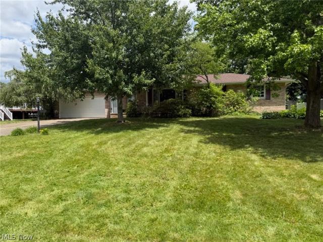 1333 Clarence St NW, Uniontown, OH 44685