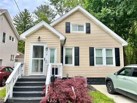114 Grandview Ave, Conneaut, OH 44030