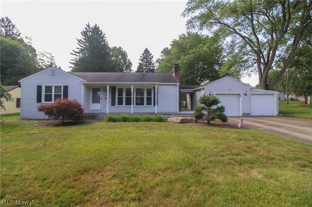 2497 Rosewae Dr, Youngstown, OH 44511