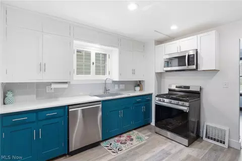 Kitchen - 323 Denison Ave, Elyria, OH 44035 photo 2 of 2