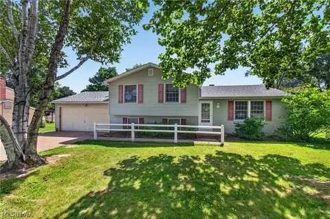 3110 Bronco Dr, Clinton, OH 44216