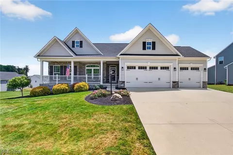 7390 Emerald Glen Ave NW, Canal Fulton, OH 44614