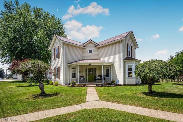 221 Smith St, Belmont, WV 26134