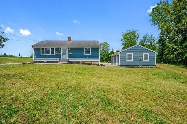 7562 Richmond Rd, Oakwood Village, OH 44146