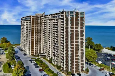 12900 Lake Ave #PH34, Lakewood, OH 44107