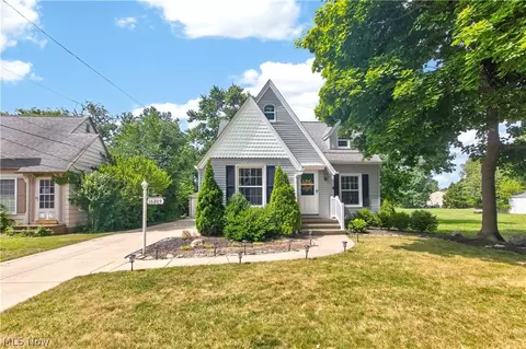16305 Munn Rd, Cleveland, OH 44111