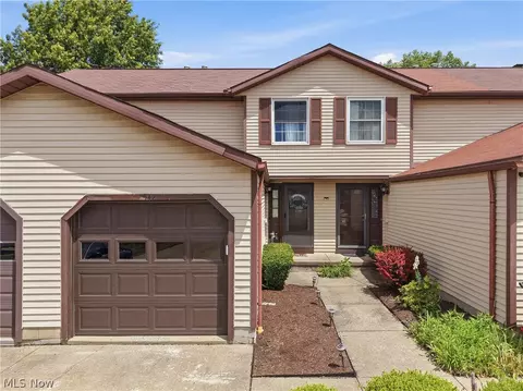 542 Topaz Ln, Brunswick, OH 44212