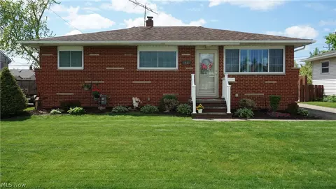 5716 Champaign Ave, Brook Park, OH 44142