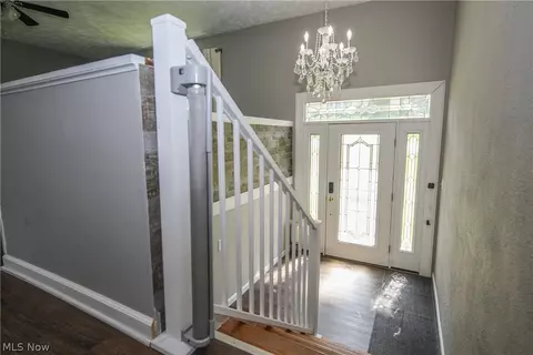Entry Way - 122 Pine Ln, Barnesville, OH 43713 photo 3 of 4