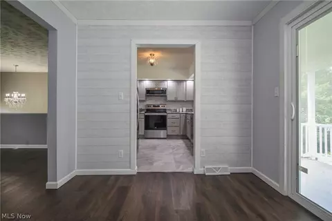 Entry Way - 122 Pine Ln, Barnesville, OH 43713 photo 1 of 4