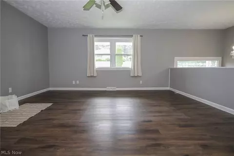 Living - 122 Pine Ln, Barnesville, OH 43713 photo 2 of 8