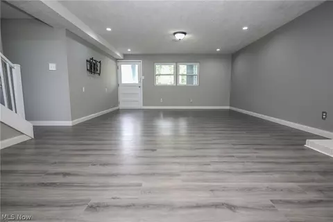 Living - 122 Pine Ln, Barnesville, OH 43713 photo 7 of 8