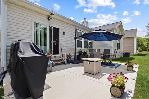 Exterior - 109 W Spring Dr, Elyria, OH 44035 photo 5 of 7