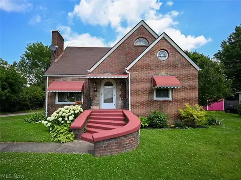 127 Summit Ave, Niles, OH 44446
