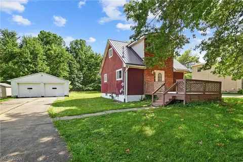 1286 Deforest Rd SE, Warren, OH 44484